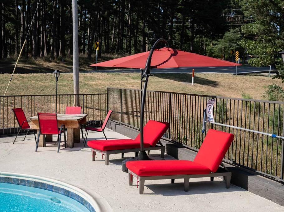 Stonegate Lodge 2 Queen Beds Fast Wifi 50" Tv Salt Water Pool Room #207 Eureka Springs Eksteriør billede