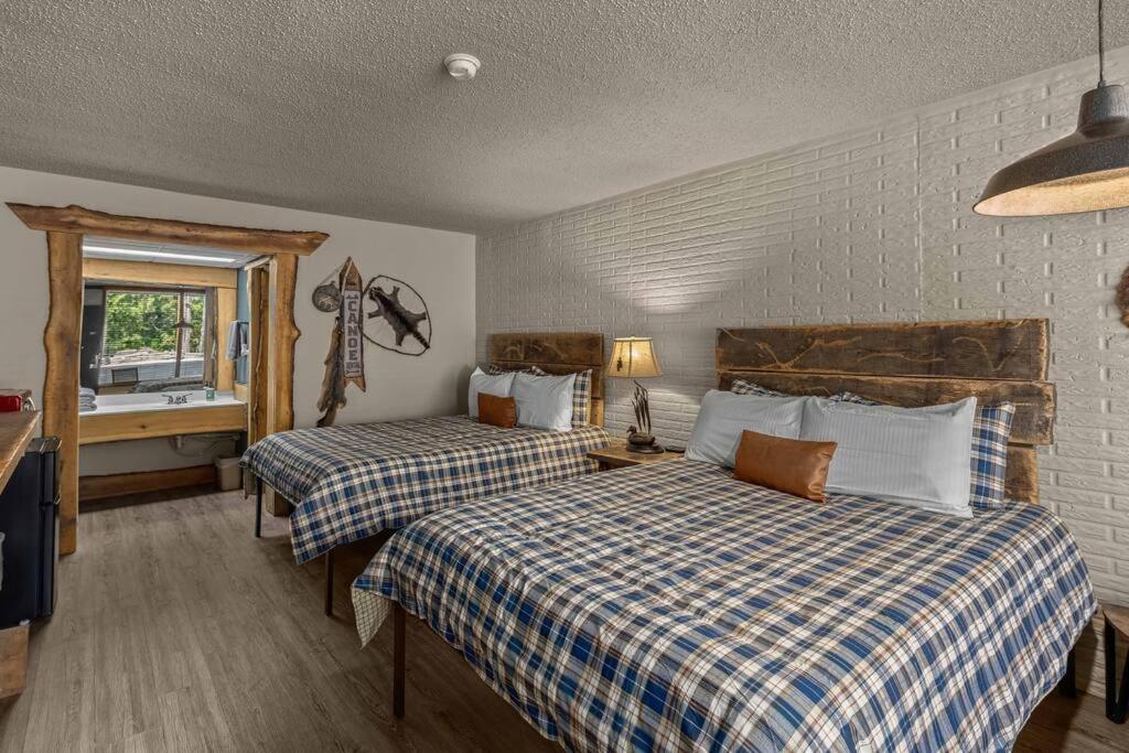 Stonegate Lodge 2 Queen Beds Fast Wifi 50" Tv Salt Water Pool Room #207 Eureka Springs Eksteriør billede