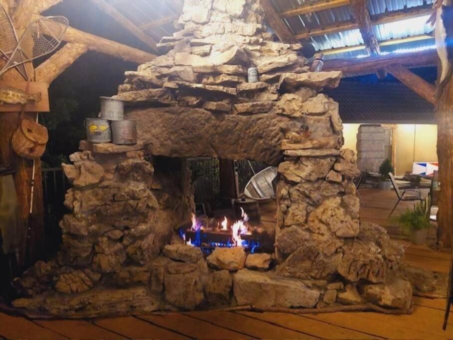 Stonegate Lodge 2 Queen Beds Fast Wifi 50" Tv Salt Water Pool Room #207 Eureka Springs Eksteriør billede